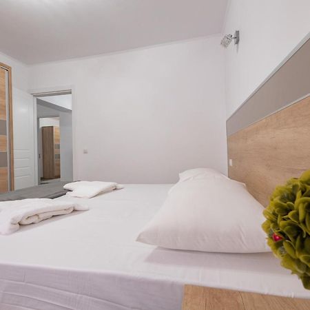 Luxury Ultracentral Pitesti Bagian luar foto