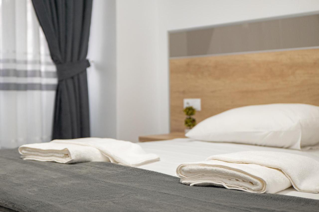 Luxury Ultracentral Pitesti Bagian luar foto